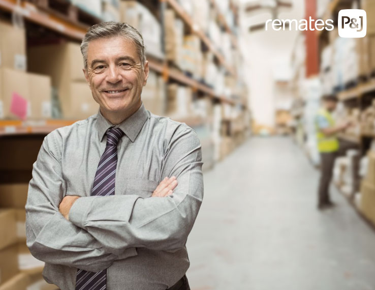 Cliente satisfecho en su bodega